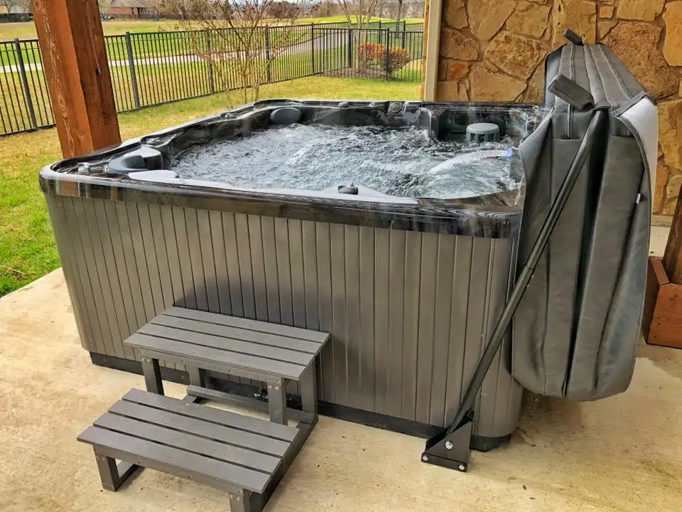 Hot tubs and Swim spas in Hartford