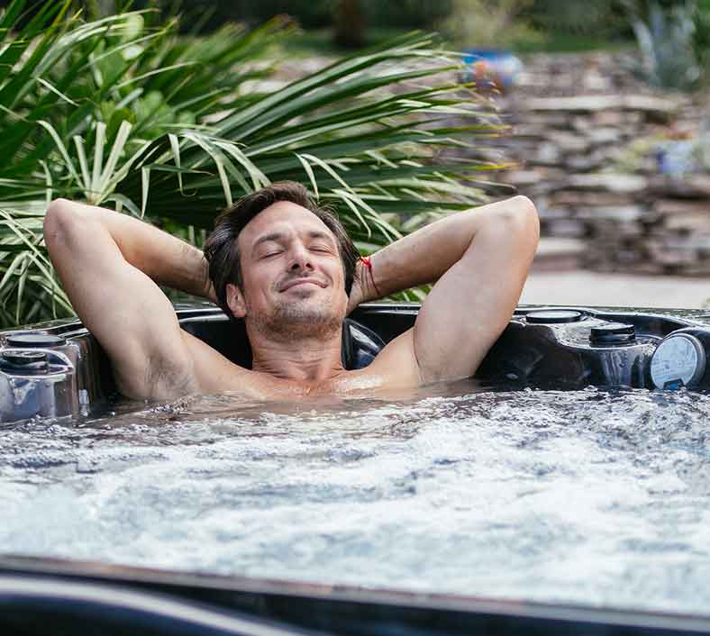 Hot tubs for four people