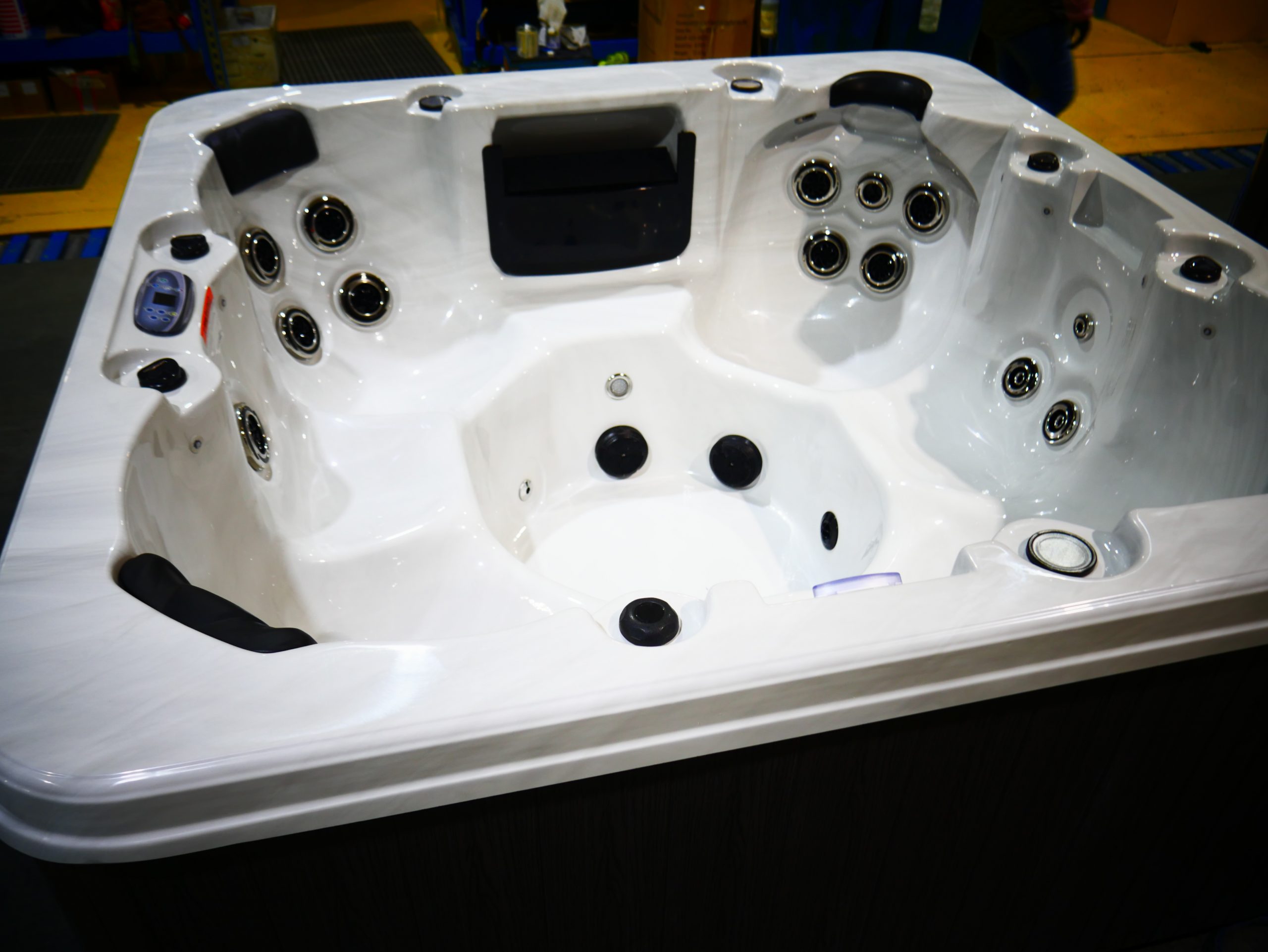 Atera Spas VS7 with Chiller - Image 3