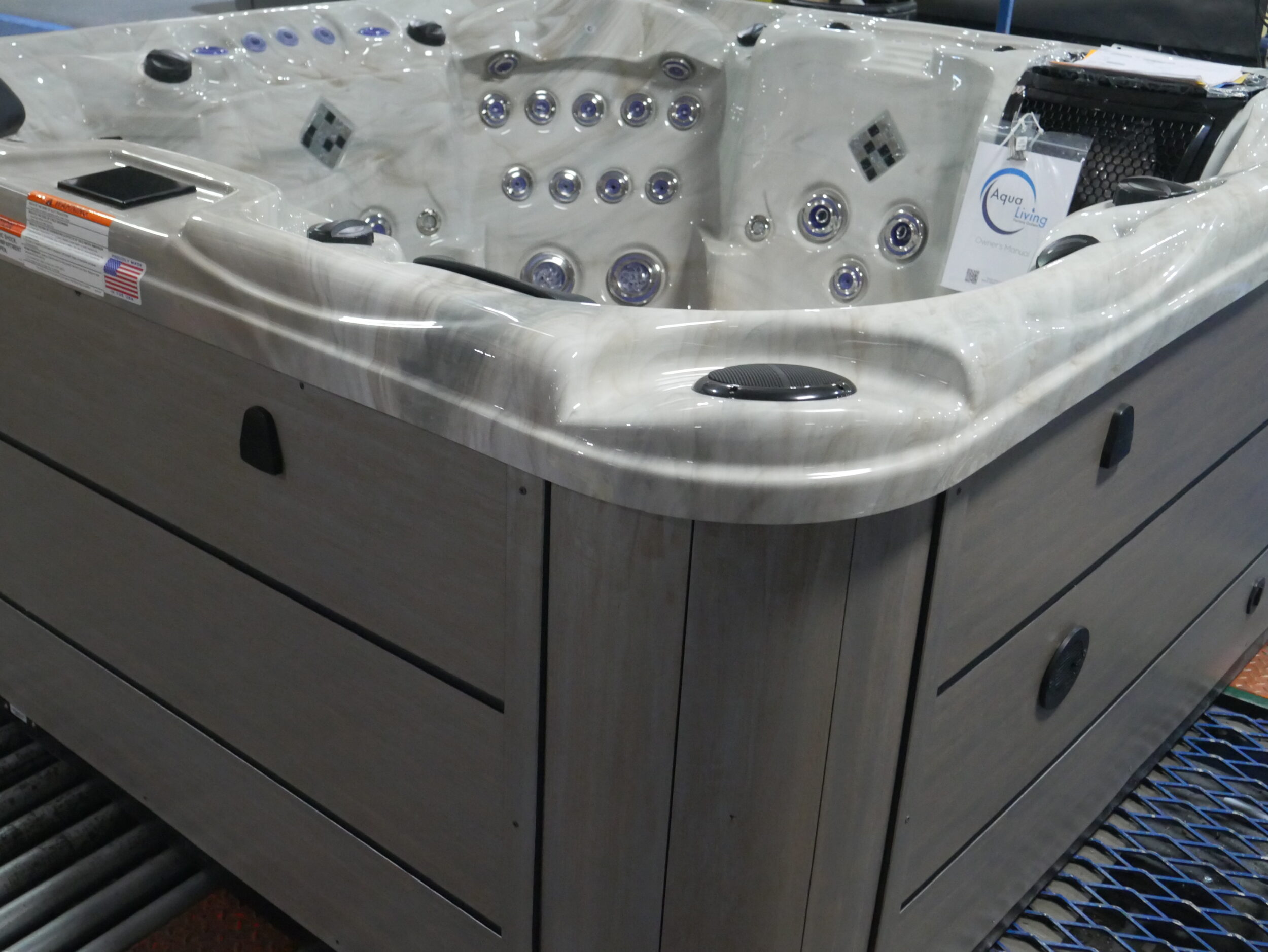 Catalina Luxury Carlton - Image 3